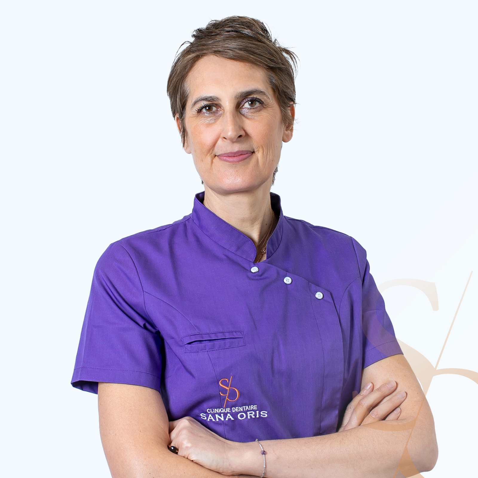 Julie Demoulin | Equipe médicale | Clinique dentaire Sana Oris du Marais | Chirurgiens dentistes | Paris 4